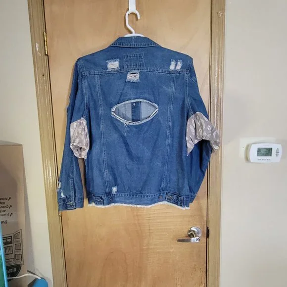 Between Us 3x Jean Jacket Distressed - Picture 6 of 6